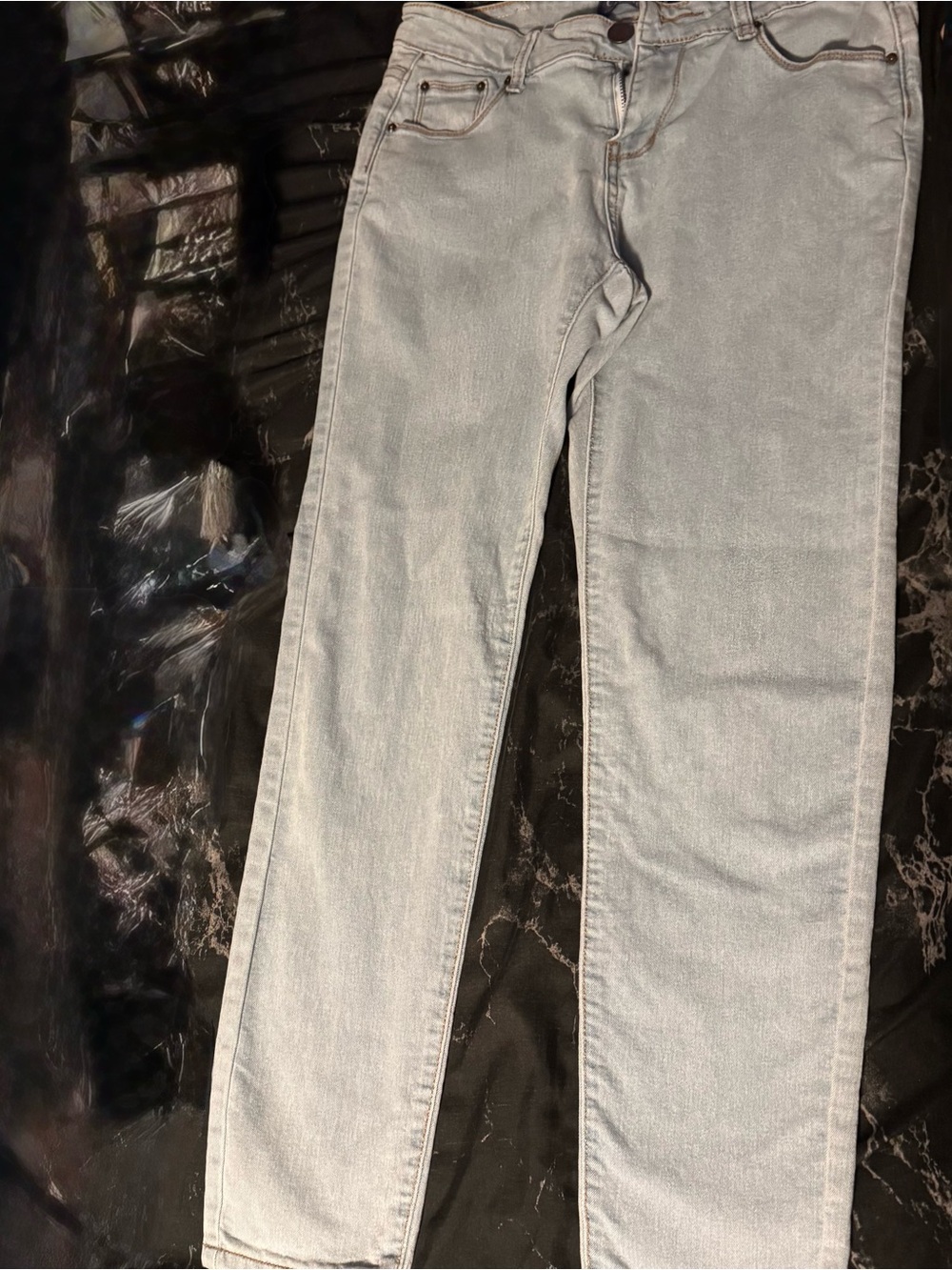 Light Wash Women’s Slim Jeans